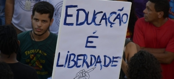 Governo Federal realiza corte de R$ 2,4 bi na Educação